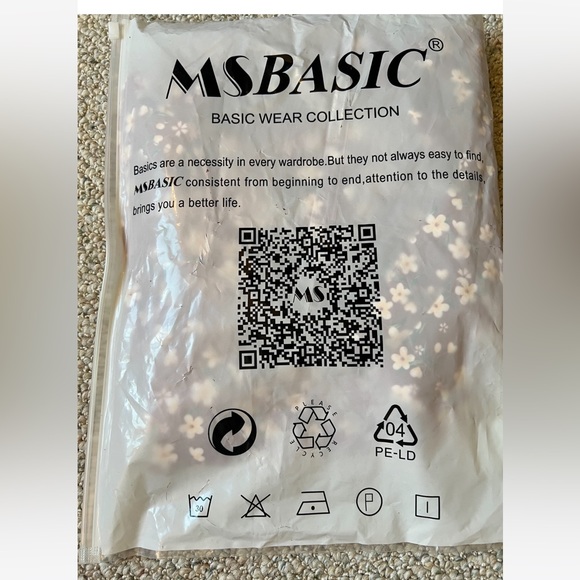 NWT | MS Basic Short Sleeve Deep V-Neck MIDI Dress | Size: S | Red Floral - Picture 5 of 10